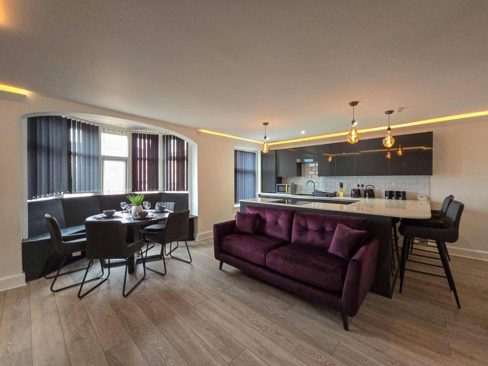 Bliss - Spacious 4-bed * Blackpool